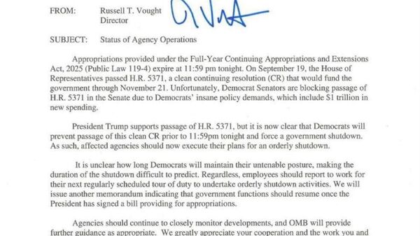 Директор Административно-бюджетного управления Правительства США Расс Воут предписывает начать реализацию планов по приостановке работы Правительства США