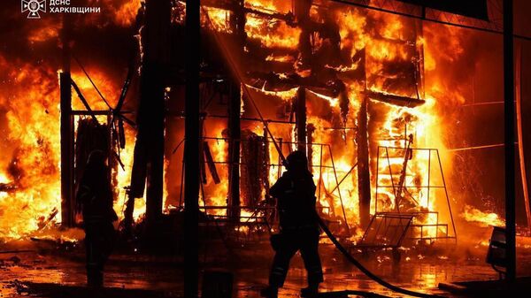 В Харькове этой ночью был нанесен очередной удар по территории рынка «Барабашово», возник сильный пожар