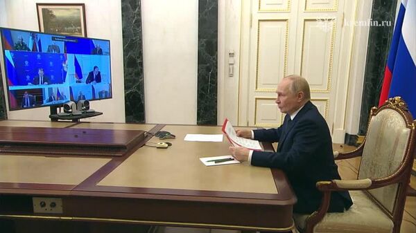 Владимир Путин обсудил с постоянными членами Совбеза вопросы информационной безопасности Владимир Путин обсудил с постоянными членами Совбеза вопросы информационной безопасности