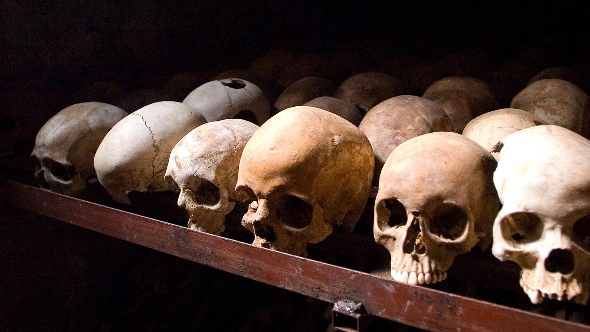Черепа жертв геноцида в Руанде - РИА Новости, 1920, 01.10.2025