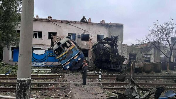 Сегодня ночью ВС РФ нанесли массированный удар по депо «Укрзализныци» в Одессе, сообщил вице-премьер Украины Алексей Кулеба Сегодня ночью ВС РФ нанесли массированный удар по депо «Укрзализныци» в Одессе, сообщил вице-премьер Украины Алексей Кулеба