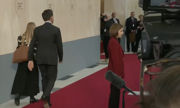 © скриншот / Марк Рютте обходит Майю Санду стороной Саммит в Дании: Зеленский учит Европу безопасности, а Санду – честным выборам