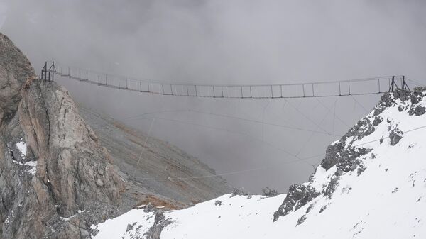 Подвесной мост в горах Архыза