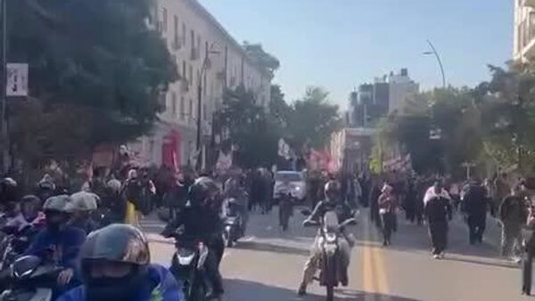 Акция протеста начинается в Тбилиси: цель митингующих — мирное свержение правящей партии