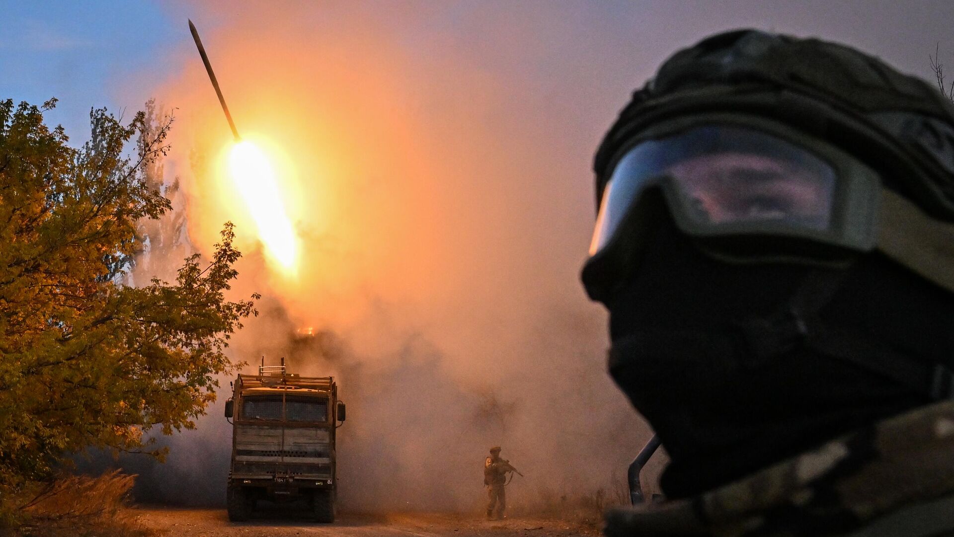 Боевая работа системы дистанционного минирования Земледелие группировки войск Центр - РИА Новости, 1920, 18.11.2025