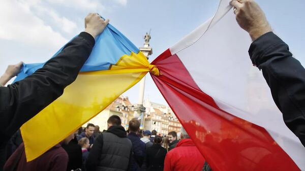 Флаги Польши и Украины в Варшаве Флаги Польши и Украины в Варшаве