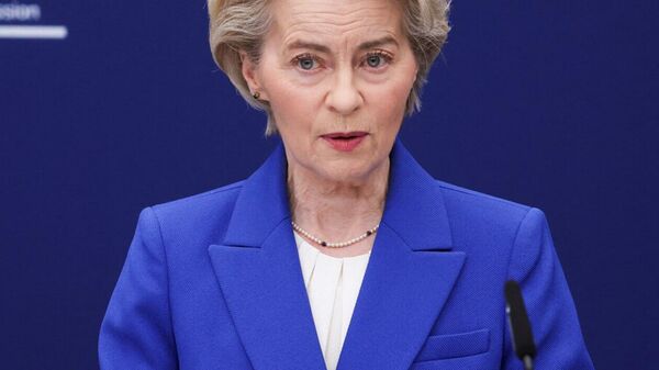 Фон дер Ляйен устояла: Европарламент отверг вотумы недоверия от правых и левых сил