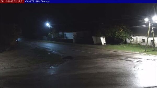 Видео, предположительно, с моментом, когда город Белая Церковь Киевской области после прилёта «Герани» оказался частично обесточен