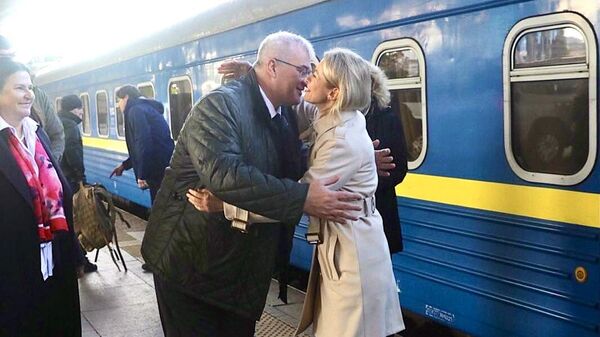 Глава дипломатии ЕС обсуждает в Киеве военную и финансовую поддержку режима Зеленского