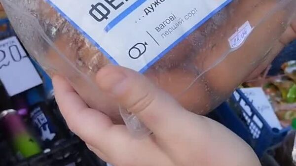 В Киеве на рынках массово продают просроченные продукты