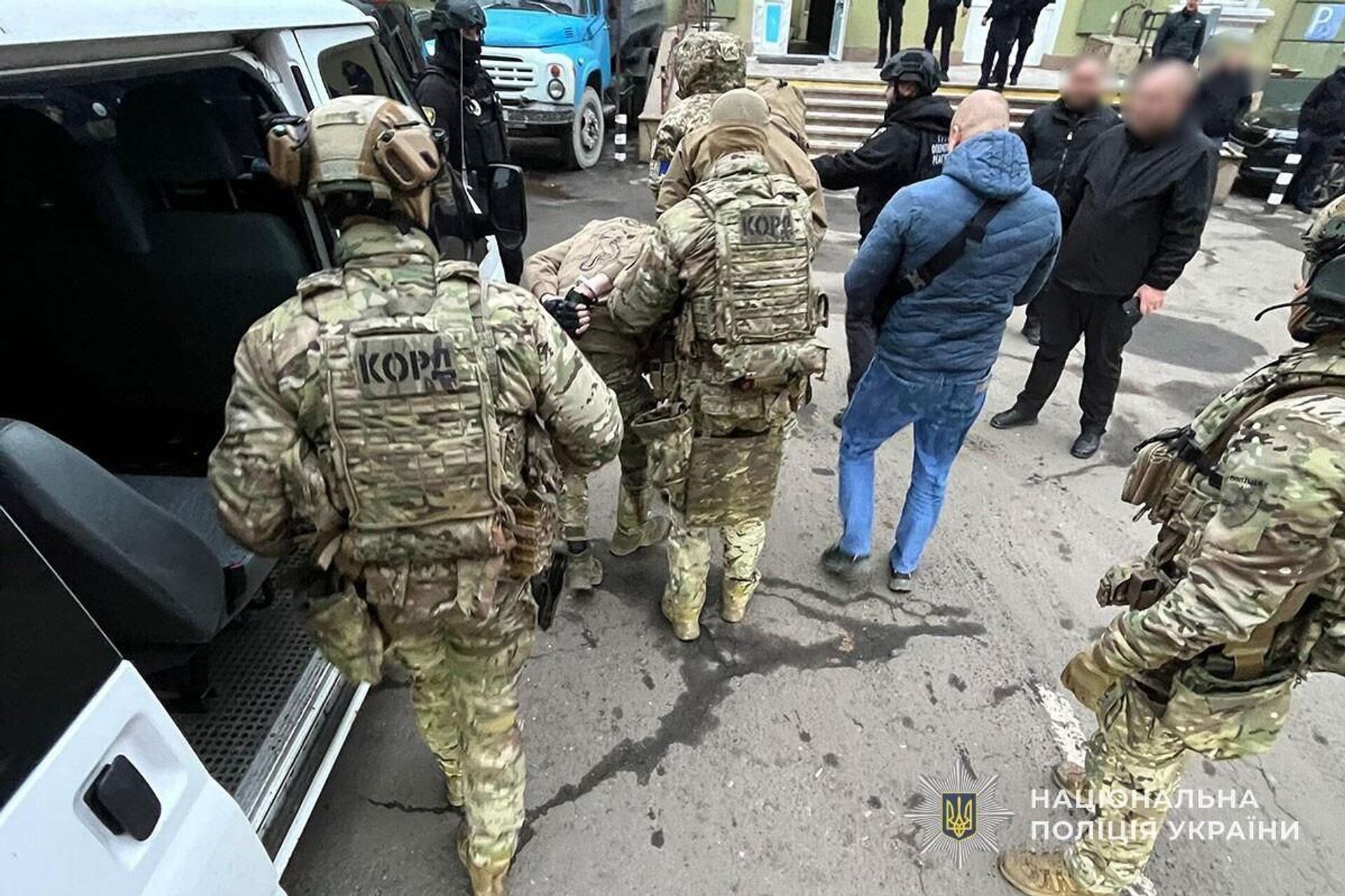 Украинская полиция официально подтвердила массовые задержания военных в Тернопольской области - РИА Новости, 1920, 16.10.2025