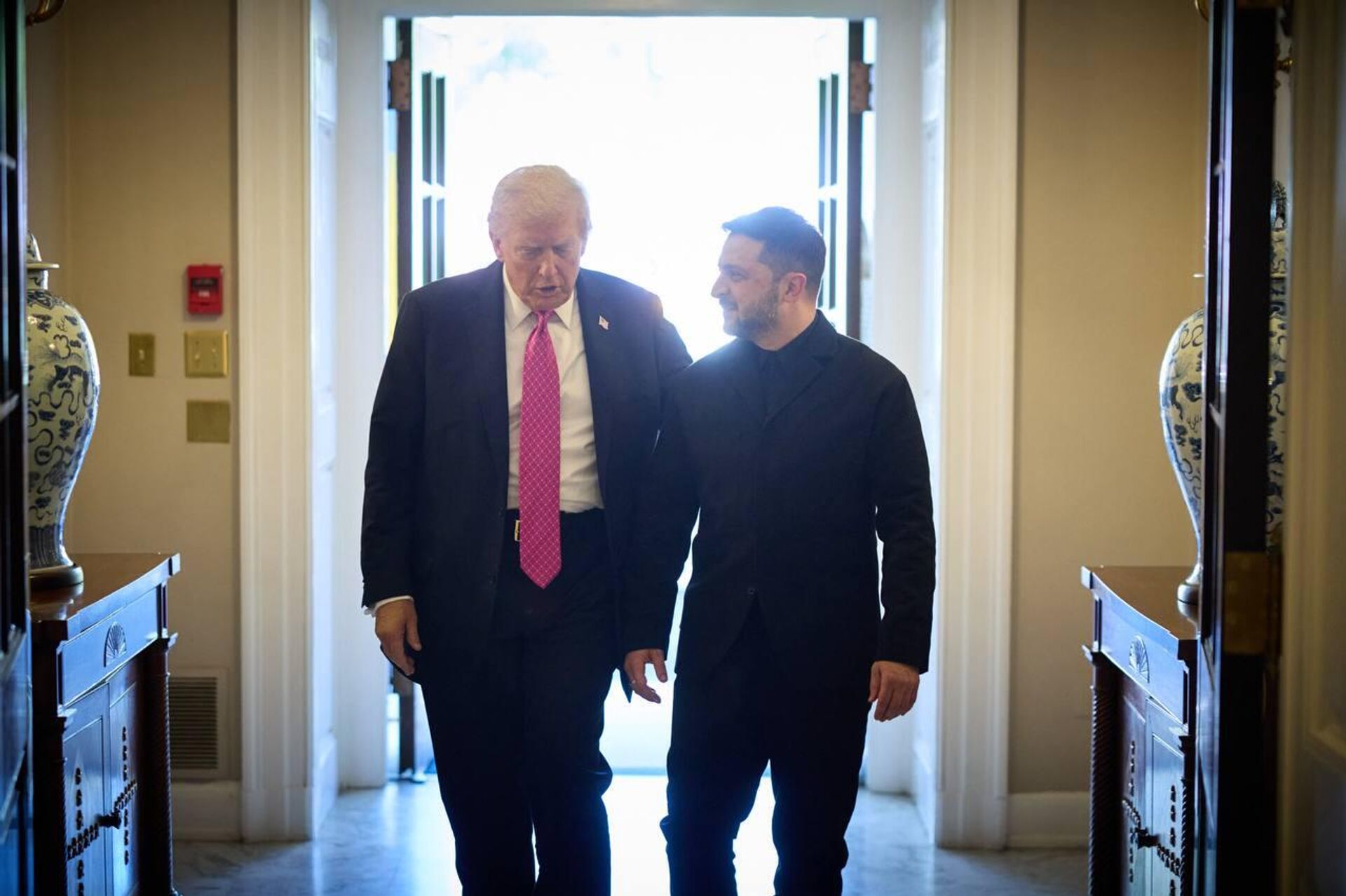 Трамп и Зеленский - РИА Новости, 1920, 19.10.2025