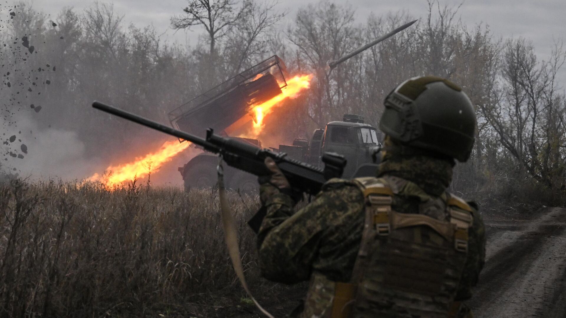 Боевая работа РСЗО Град группировки Центр - РИА Новости, 1920, 22.11.2025
