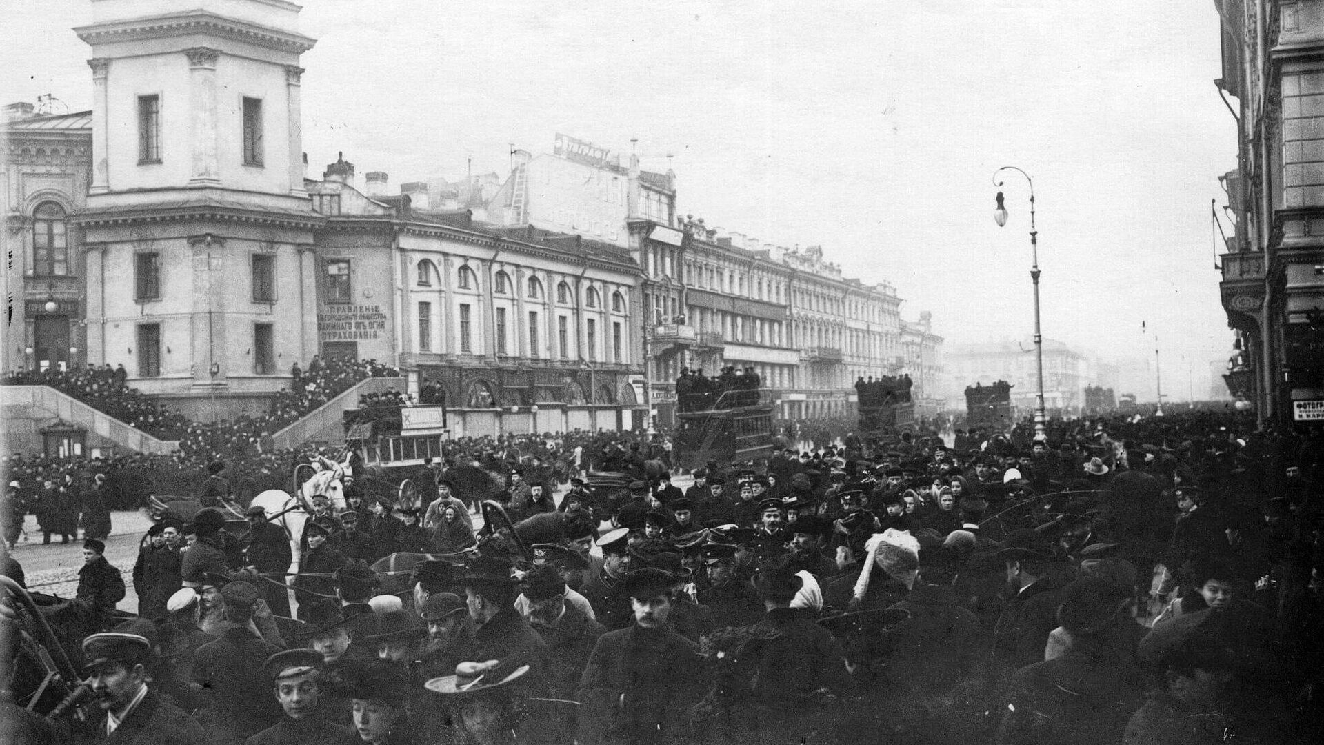 Демонстрация в Петербурге 18 октября 1905 года - РИА Новости, 1920, 21.10.2025