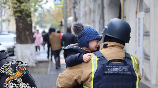Масштабную постановку с «ударом БПЛА по детскому садику» в Харькове продолжают разоблачать в сети