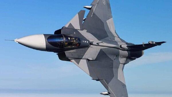 По словам министра обороны Швеции Пола Йонсона, страна намерена финансировать закупку для ВСУ до 150 истребителей Jas 39 Gripen, используя замороженные российские активы