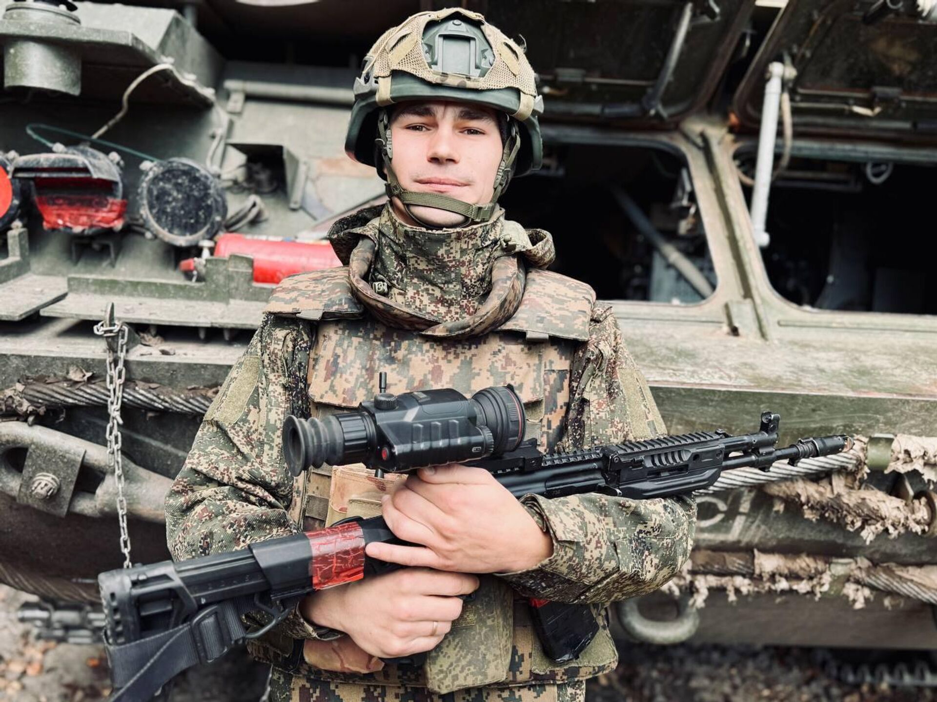 Командир расчёта Станислав Логачев - РИА Новости, 1920, 25.10.2025