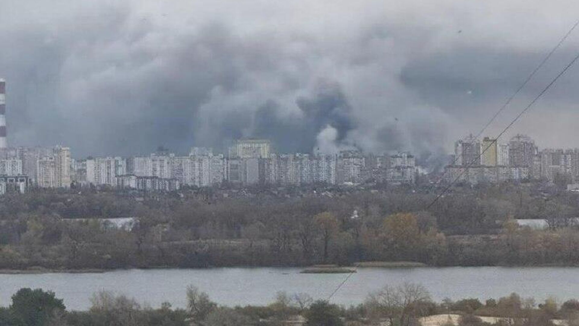 По предварительным данным, минувшей ночью в Киеве были нанесены удары по заводу БпЛА Самсунг, Киевскому радиозаводу и Бронетанковому заводу По предварительным данным, минувшей ночью в Киеве были нанесены удары по заводу БпЛА Самсунг, Киевскому радиозаводу и Бронетанковому заводу - РИА Новости, 1920, 25.10.2025