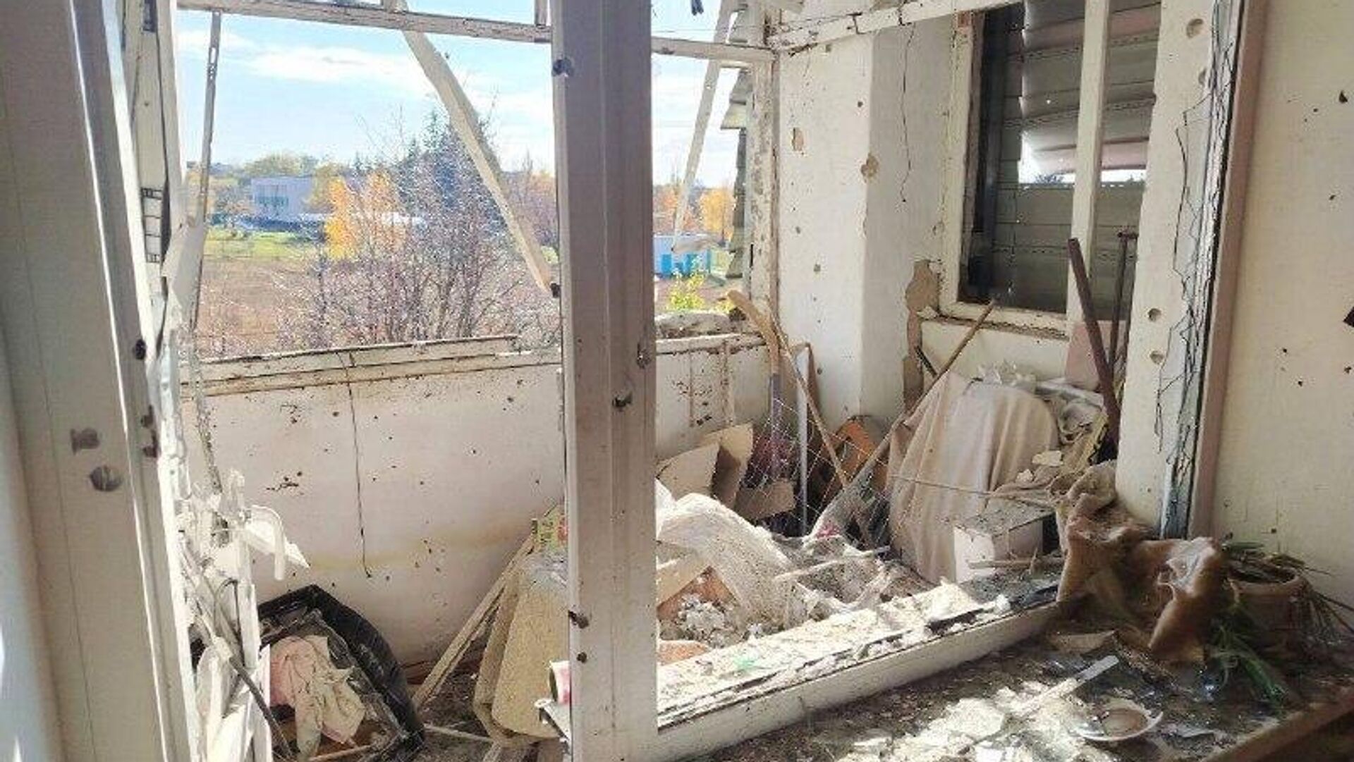 В результате атак беспилотников ВСУ в Белгороде и области пострадали шесть мирных жителей В результате атак беспилотников ВСУ в Белгороде и области пострадали шесть мирных жителей - РИА Новости, 1920, 26.10.2025