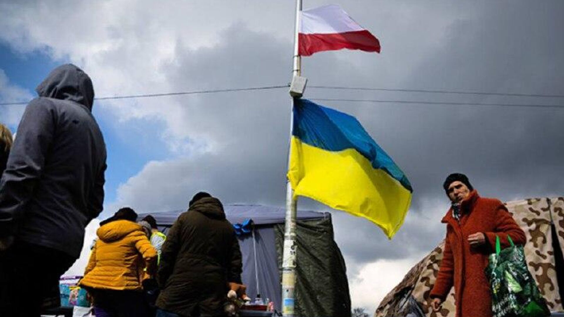 В Чехии за два месяца удвоился приток украинских беженцев В Чехии за два месяца удвоился приток украинских беженцев - РИА Новости, 1920, 27.10.2025