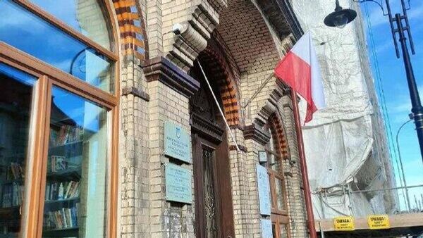 В польском Перемышле уже в пятый раз за год сорвали украинский флаг с здания консульства Украины