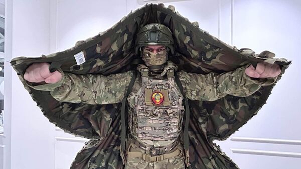 "С тепловизора уже не разглядишь": командир взвода о том, как антидроновые пончо делают бойцов невидимыми