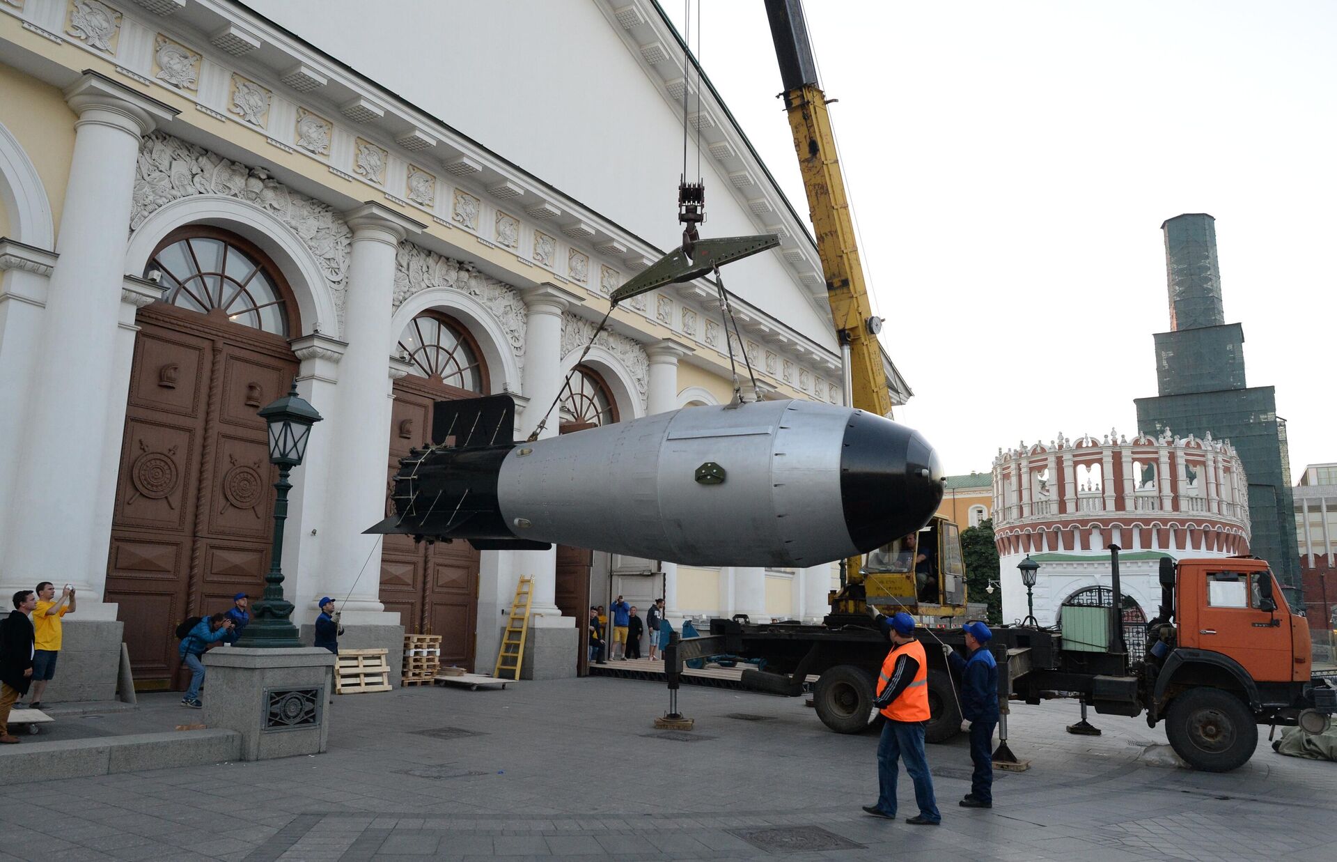 Копия термоядерной Царь-бомбы доставлена на выставку в Москву - РИА Новости, 1920, 30.10.2025