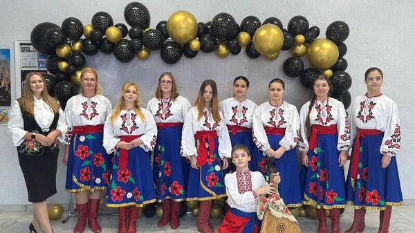 Давайте проведём простое сравнение двух миров