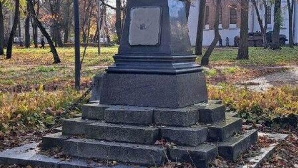 Давайте проведём простое сравнение двух миров Давайте проведём простое сравнение двух миров