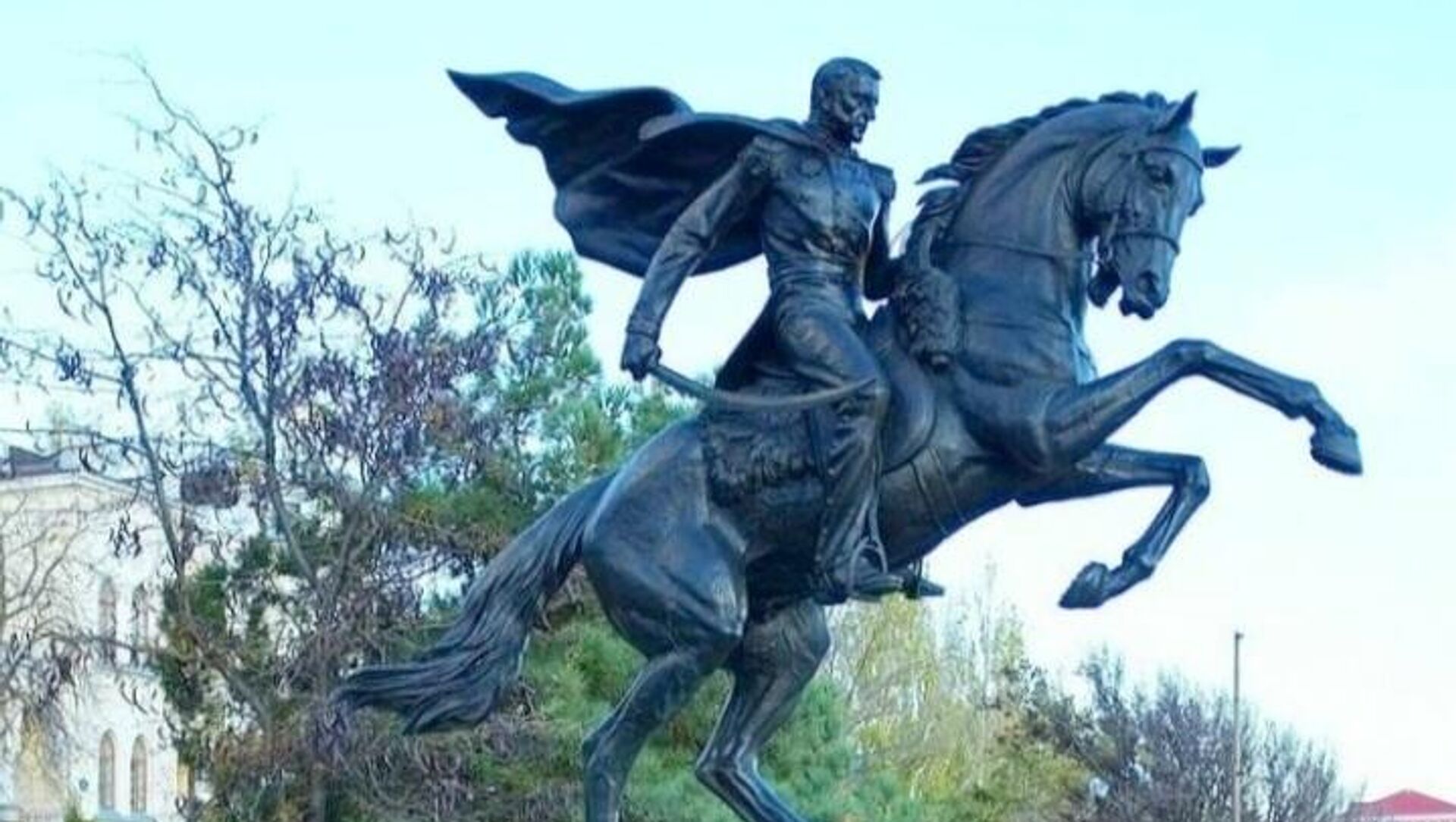 Памятник Петру Котляревскому в Феодосии Памятник Петру Котляревскому в Феодосии - РИА Новости, 1920, 02.11.2025