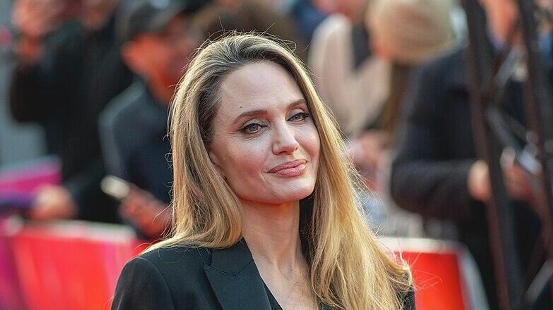 Анджелина Джоли - РИА Новости, 1920, 06.11.2025