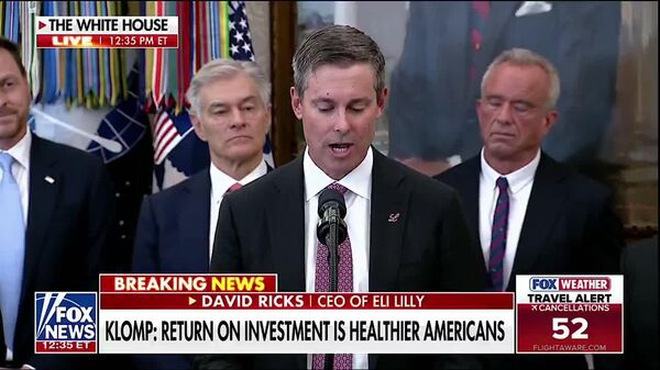 В Белом доме во время мероприятия с участием Трампа в обморок упал один из участников