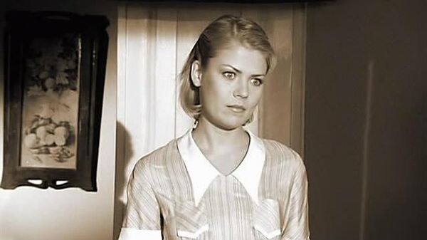 Ксения Назарова в роли Наташи (сериал Мастер и Маргарита, 2005 года; кадр из фильма)