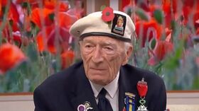 Британский ветеран Алек Пенстоун (скриншот видео)