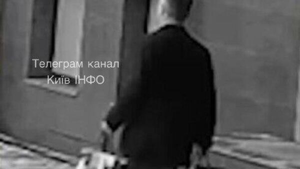 Украинские ТГ-каналы публикуют фото на котором, как заявляется, один из фигурантов дела Миндича и Ко