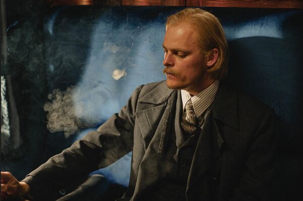 Хроники Русской революции. Александр Мизёев в роли Лютера-Лутерса