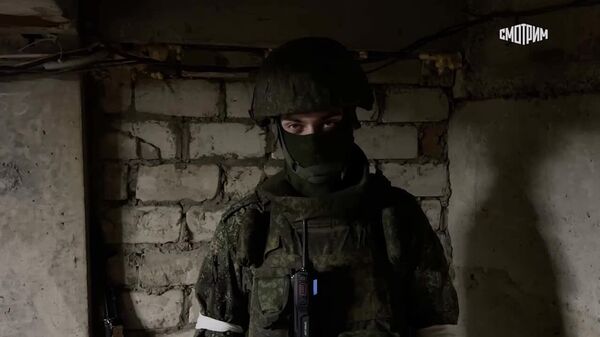 ВСУ отступают вдоль Оскола в западной части Купянска, сообщил командир штурмовой роты штурмового отряда 121-го мотострелкового полка с позывным Снег