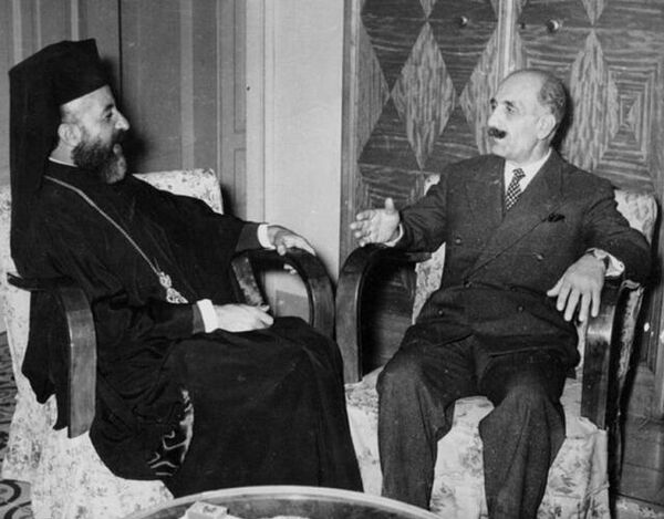 Архиепископ Макариос III и министр обороны Кипра генерал Гривас