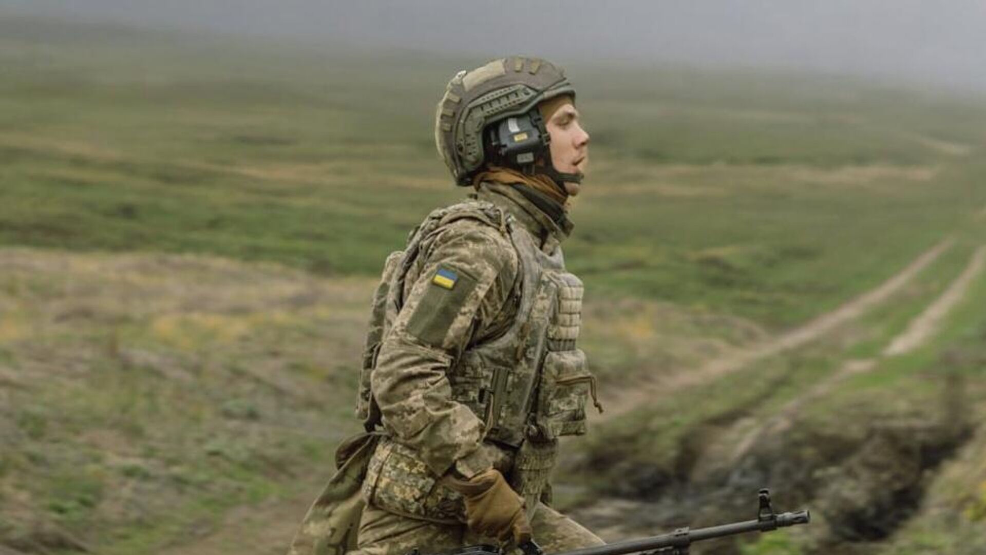 пулемётчик 28 омбр ВСУ - РИА Новости, 1920, 16.11.2025