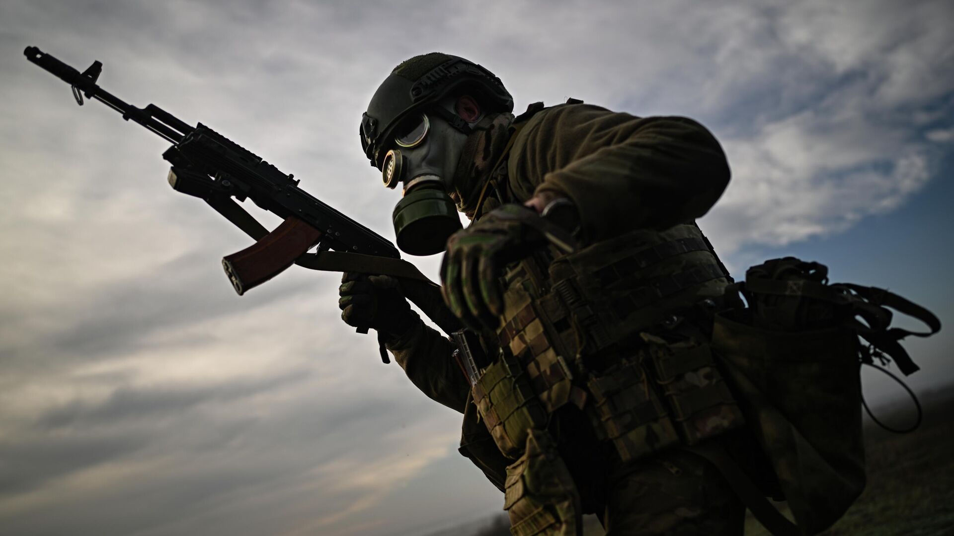 1-я разведывательно-штурмовая бригада Волки Южной группировки войск - РИА Новости, 1920, 17.11.2025