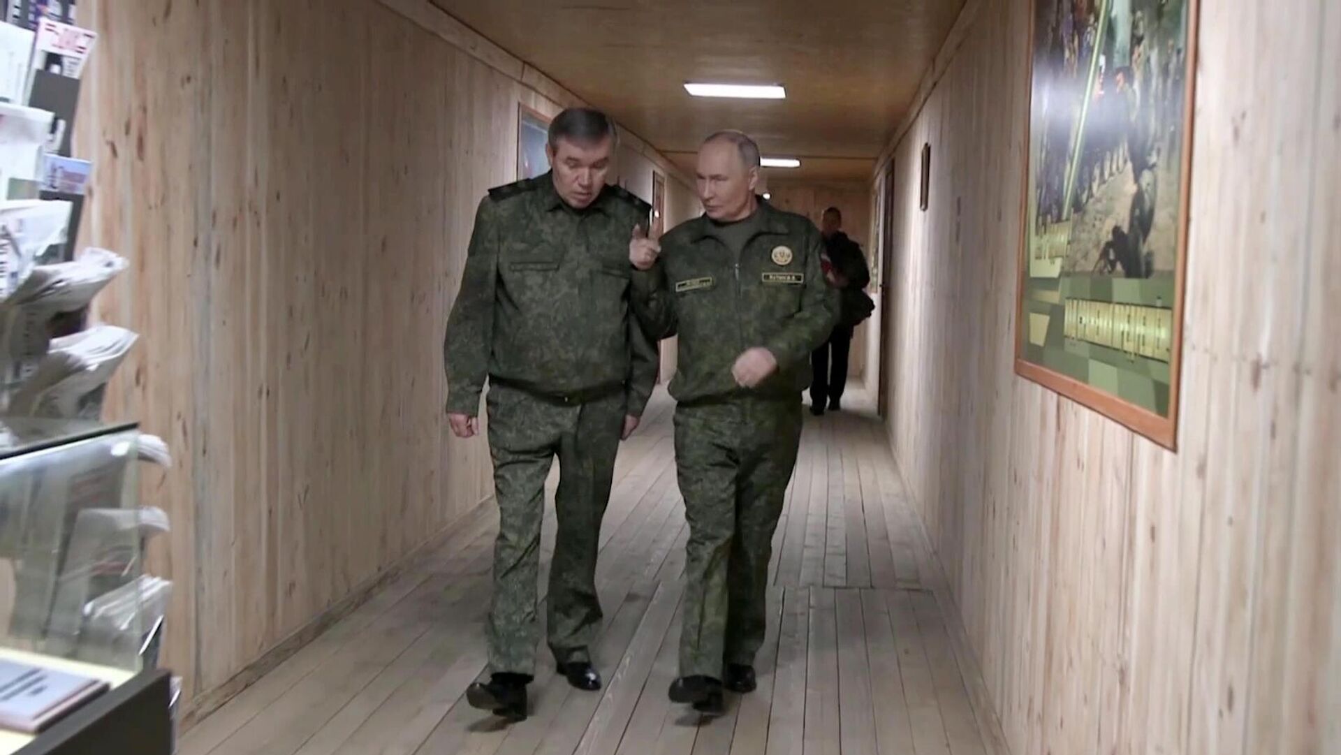 Президент Владимир Путин посетил командный пункт группировки Запад Президент Владимир Путин посетил командный пункт группировки Запад - РИА Новости, 1920, 27.01.2026