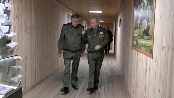 Президент Владимир Путин посетил командный пункт группировки Запад Президент Владимир Путин посетил командный пункт группировки Запад