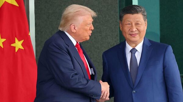 Трамп и Си Цзиньпин начали переговоры в Пекине. Главные новости к этому часу