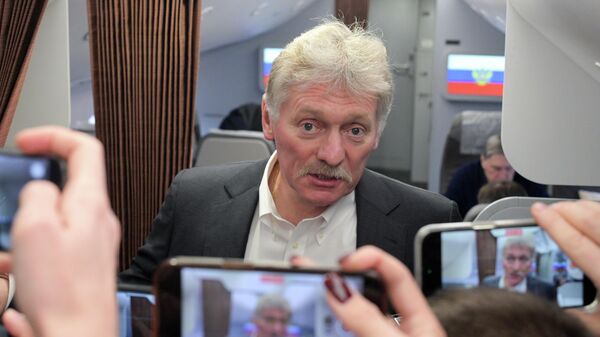 Пресс-секретарь президента РФ Д. Песков пообщался с журналистами на борту самолета Пресс-секретарь президента РФ Д. Песков пообщался с журналистами на борту самолета