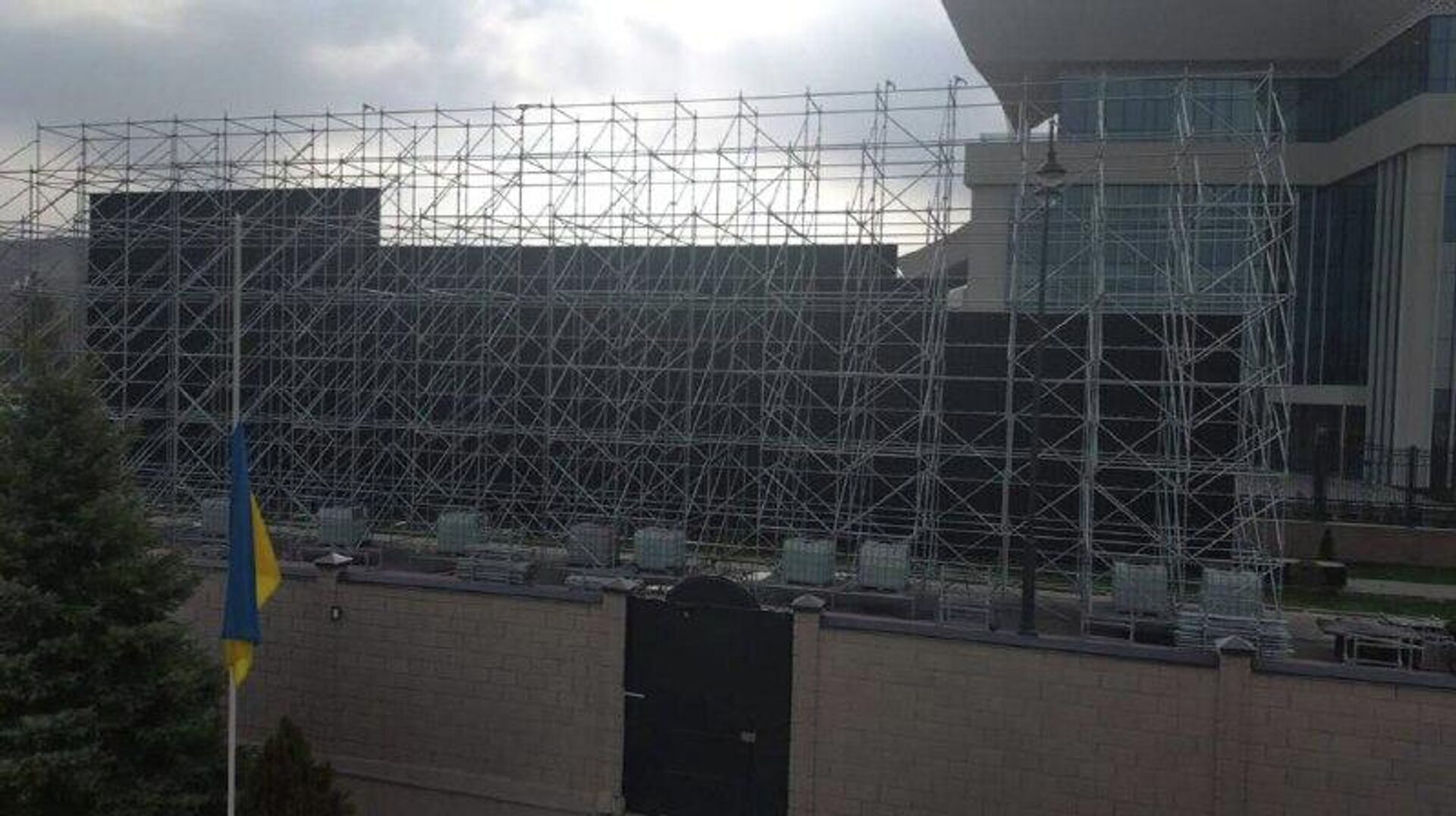 ‼ В Бишкеке запечатали украинское посольство - РИА Новости, 1920, 27.11.2025