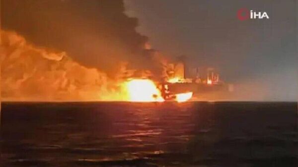 У берегов Турции загорелся уже второй танкер