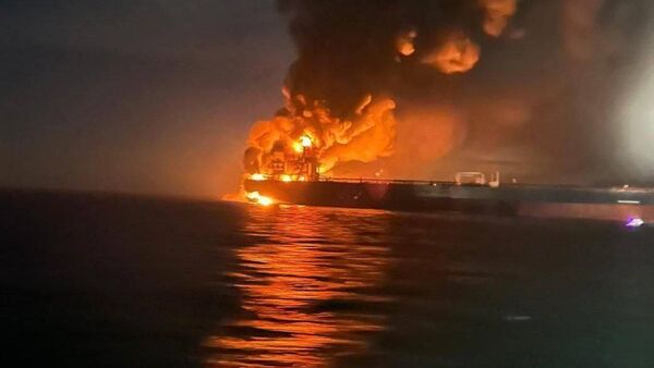 горящий танкер в Чёрном море