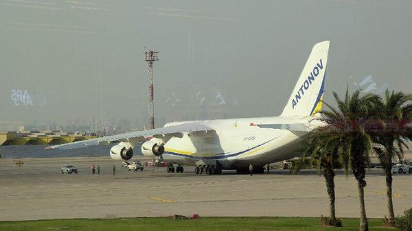 Украинский Ан-124 принял на борт военный груз в израильском аэропорту имени Бен-Гуриона