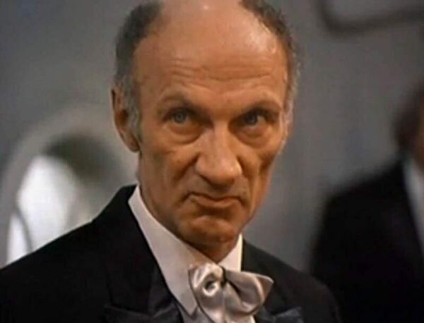 Владимир Головин в фильме Золотая цепь. Кадр из фильма Владимир Головин в фильме Золотая цепь. Кадр из фильма