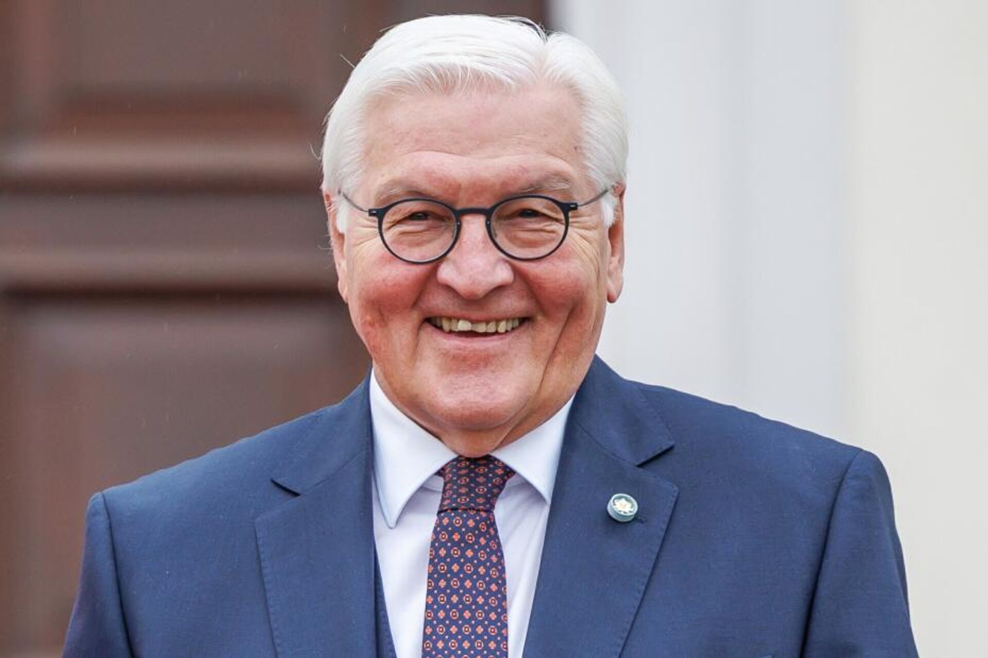 Штайнмайер. Улыбка радости от глупости и ошибок - РИА Новости, 1920, 30.11.2025